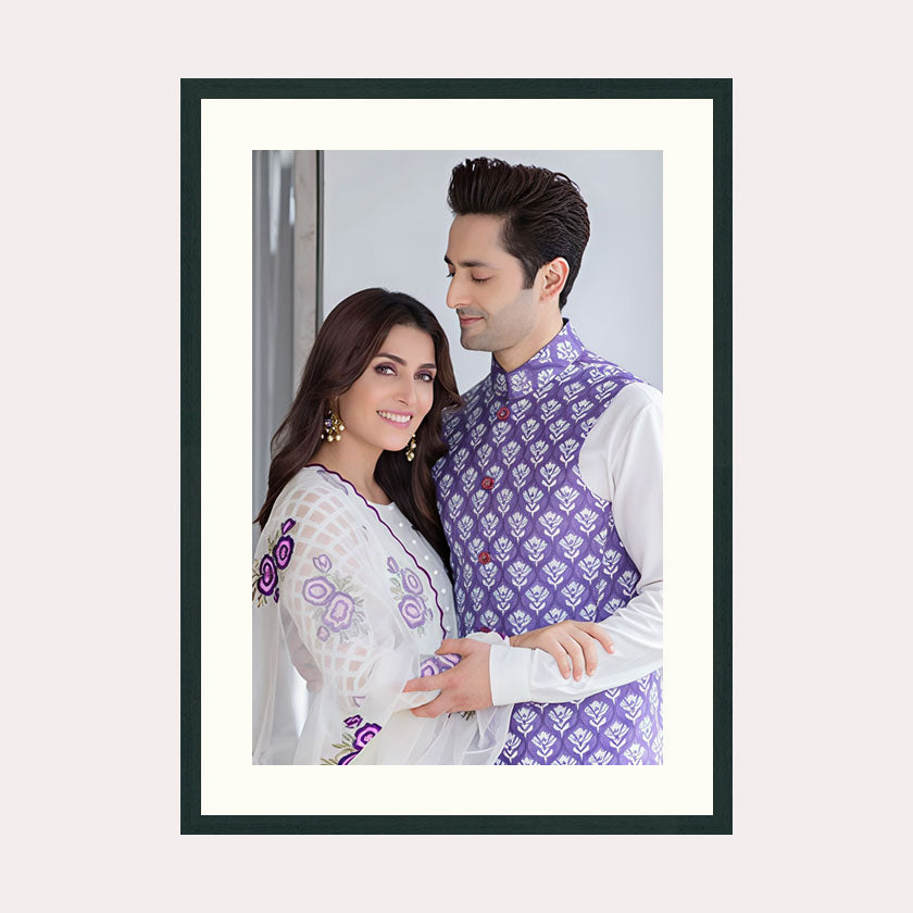 Urban Slim customized photo frame in Black 12-16 inch