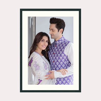 Urban Slim customized photo frame in Black 12-16 inch
